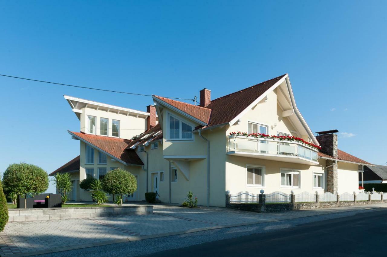 Appartement Schober Kukmirn Eksteriør bilde